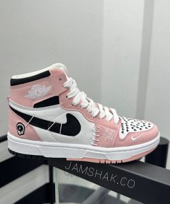 کفش کتونی زنانه نایک وودو رنگ سفید صورتی